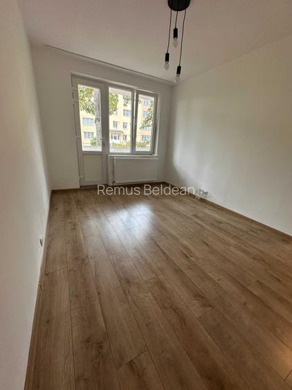 Apartament cu 2 camere, bucatarie separata si balcon 53mp