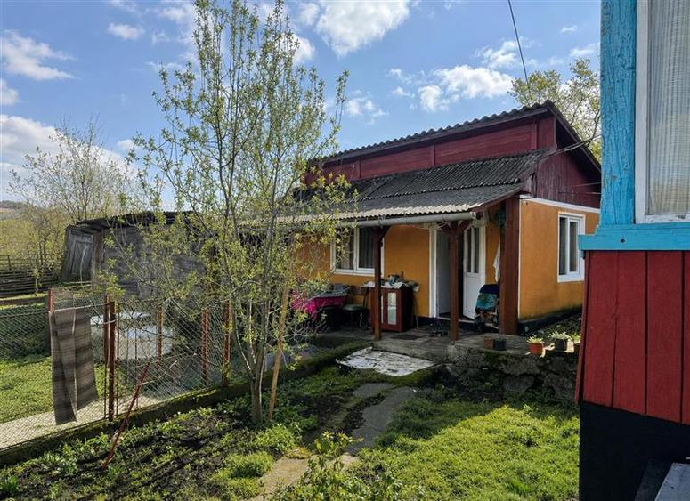 Casă individuală cu 4 camere cu Canalizare în Exterior Est