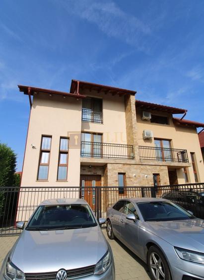 Apartament cu 3 camere semidecomandat, mobilat în Nord
