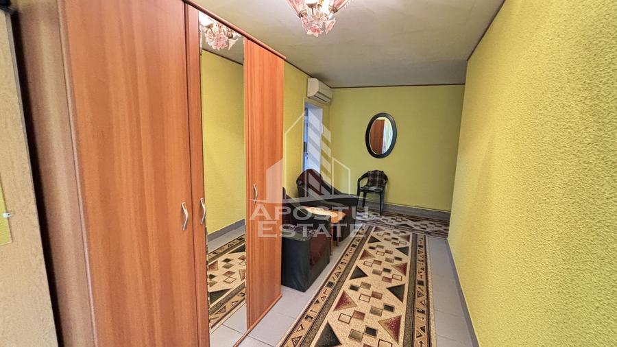 Casă individuală cu 4 camere cu Canalizare în Giarmata