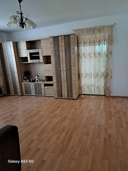 Apartament cu 2 camere nedecomandat în Cetate