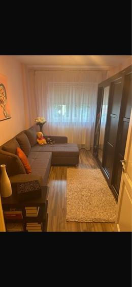 Apartament cu 3 camere decomandat în Răcădău