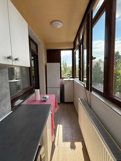 Apartament cu 3 camere decomandat în Cornitoiu