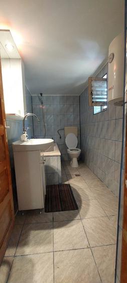 Casă cu 3 camere cu Teren 1000 Mp în Vărăști
