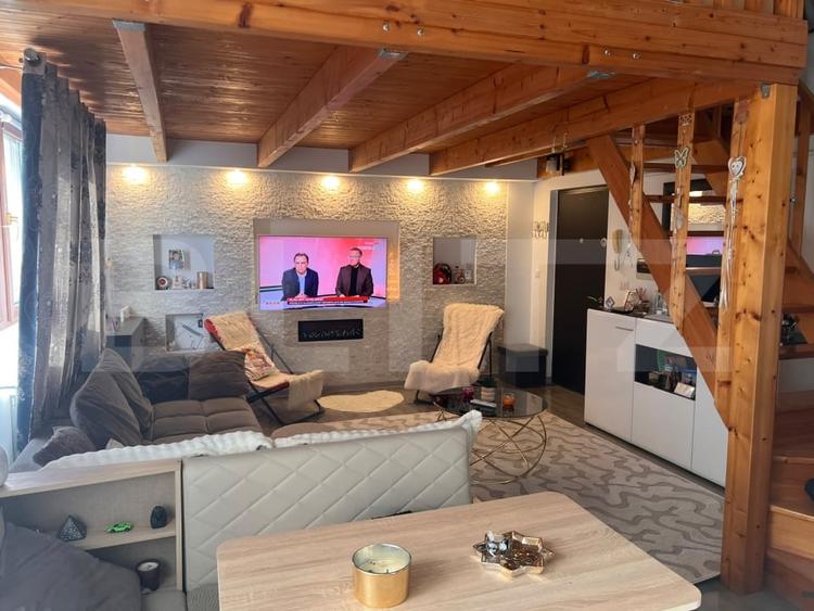 Apartament cu 2 camere semidecomandat, mobilat în Valea Adâncă