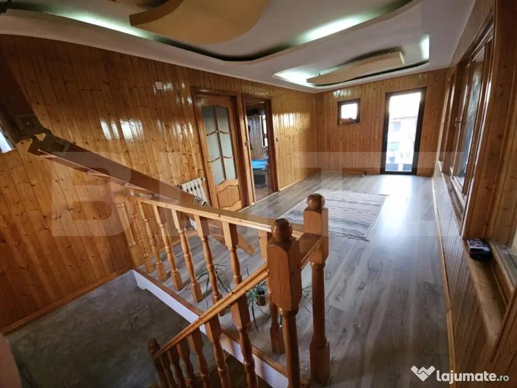 Casă cu 5 camere cu Teren 535 Mp în Valea Adâncă