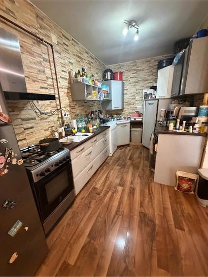 vand casa cu 5 camere Fratelia - 13