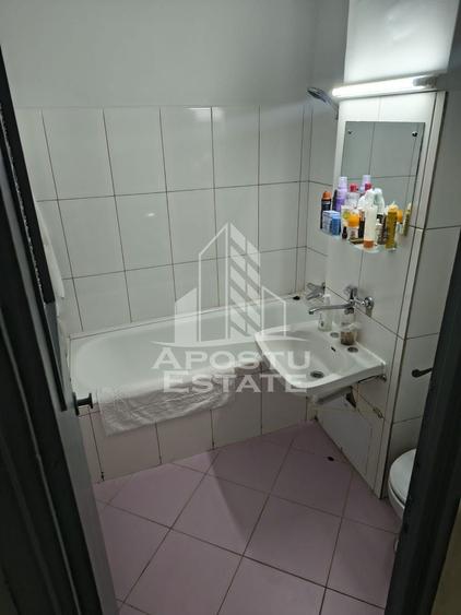 Apartament cu 2 camere semidecomandat, mobilat în Lipovei