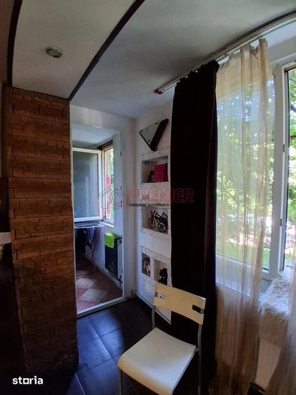 Apartament cu 2 camere semidecomandat în Berceni