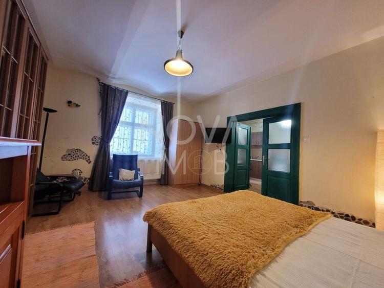 Apartament cu 2 camere nedecomandat, mobilat în Central