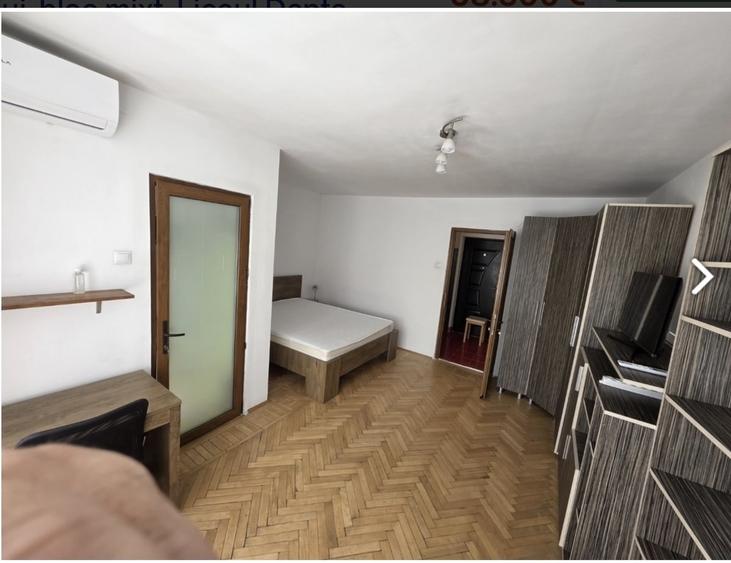 Garsonieră semidecomandată în Titan