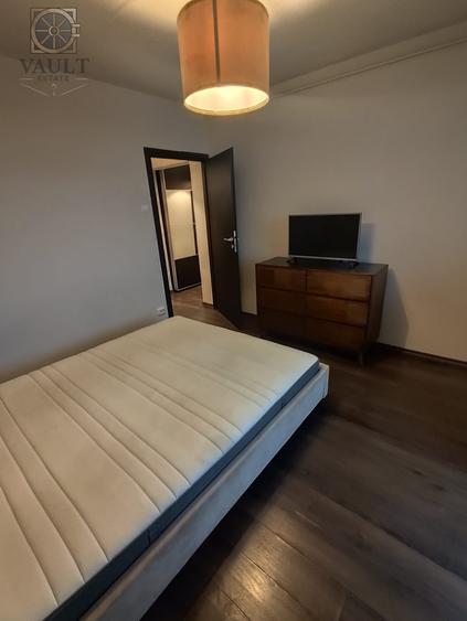 Apartament cu 3 camere decomandat, mobilat în Tineretului