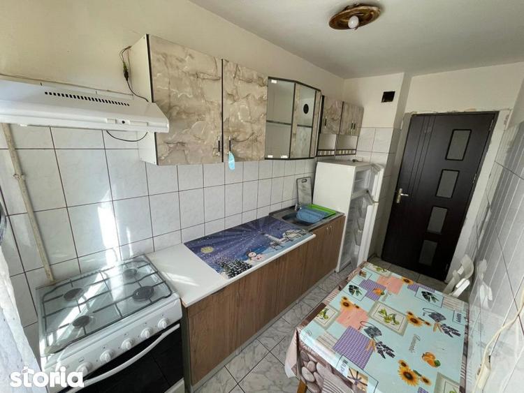 Apartament cu 3 camere decomandat, mobilat în Lăpuș