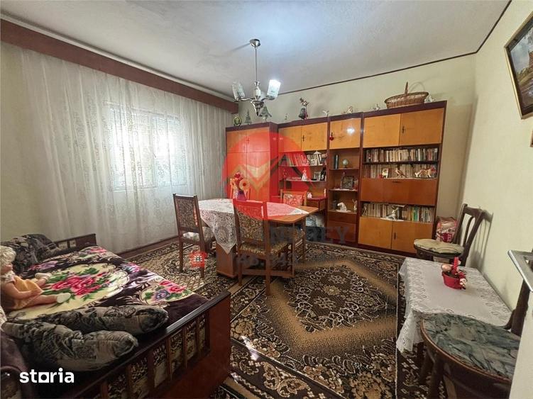 Casă cu 3 camere decomandat cu Teren 355 Mp în Central