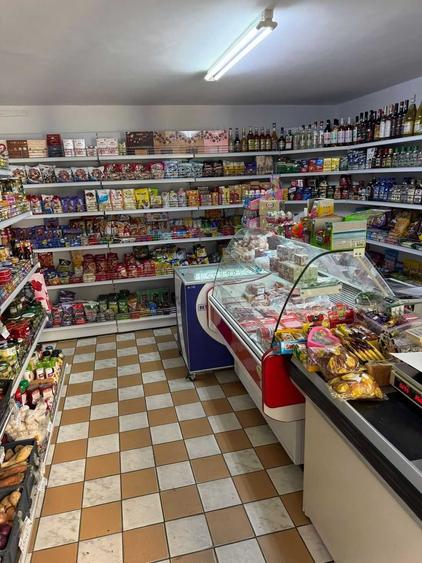 Inchiriez spatiu comercial in zona Sovata - 3