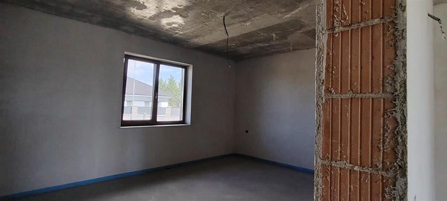 Casă cu 4 camere cu Teren 700 Mp în Episcopia Bihorului