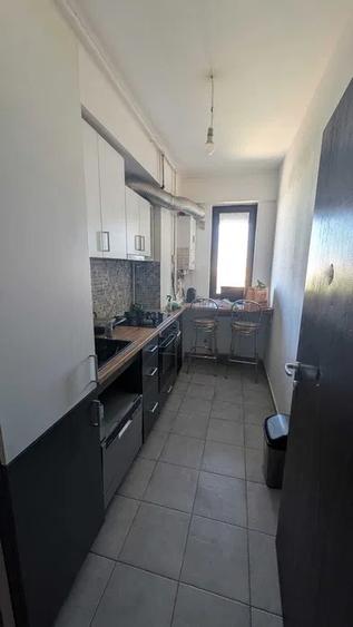 Apartament cu 2 camere decomandat, mobilat în Apărătorii Patriei