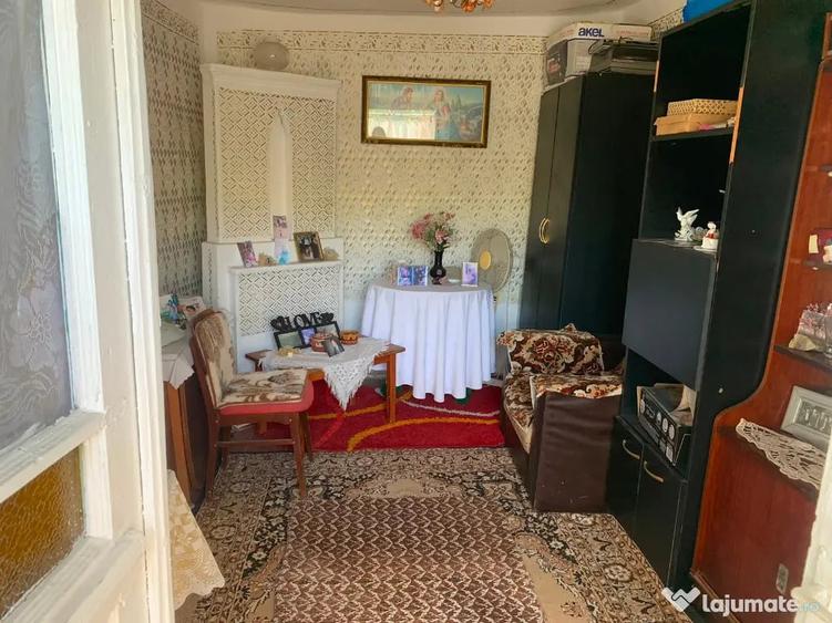 Casă cu 6 camere cu Teren 1874 Mp în Nana