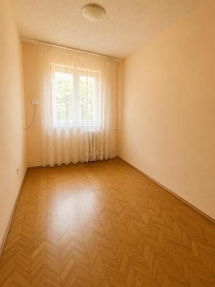 Apartament cu 3 camere semidecomandat în Dacia