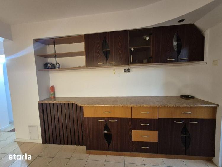 Apartament cu 3 camere în Mărășești