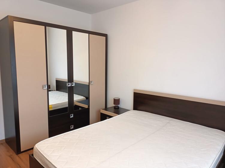 Apartament cu 3 camere semidecomandat în Central