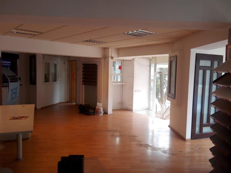 Spațiu comercial, de 64 mp, în Basarabia