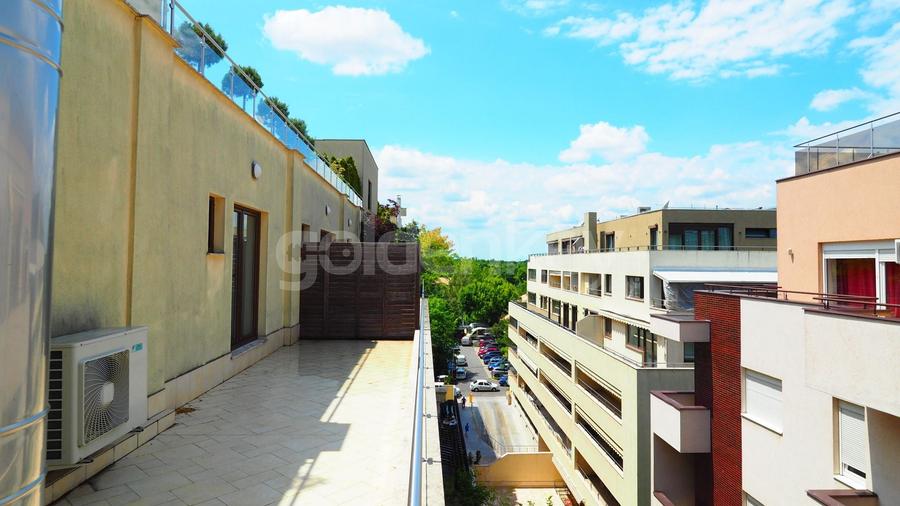 Apartament cu 3 camere semidecomandat, mobilat în Herăstrău
