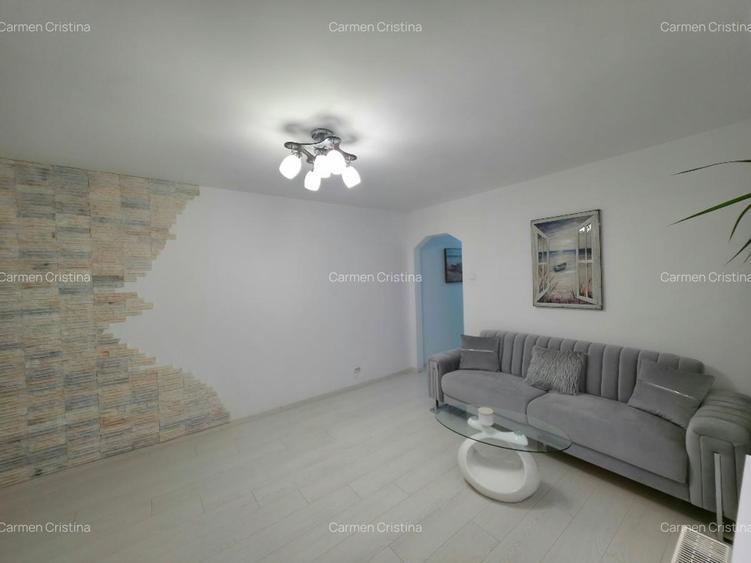 Apartament cu 3 camere semidecomandat în Gorjului