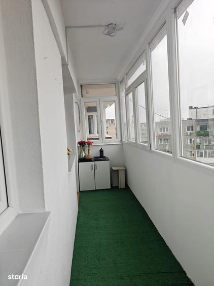 Apartament cu 3 camere semidecomandat, mobilat în Drumul Taberei