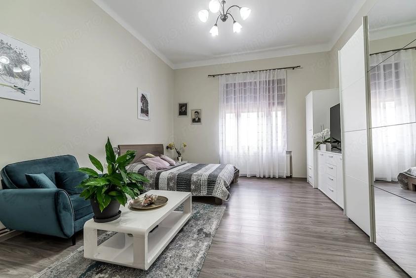 Apartament cu 4 camere decomandat în Ultracentral