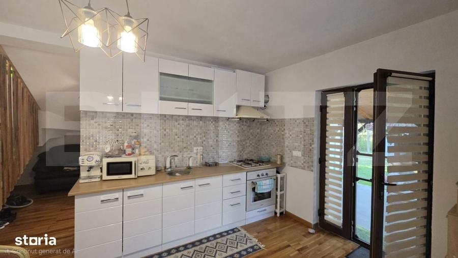 Casă cu 4 camere în Colțirea