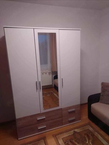 Apartament cu 2 camere semidecomandat în Săsar