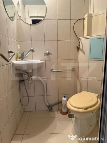 Apartament cu 3 camere semidecomandat în Democrației