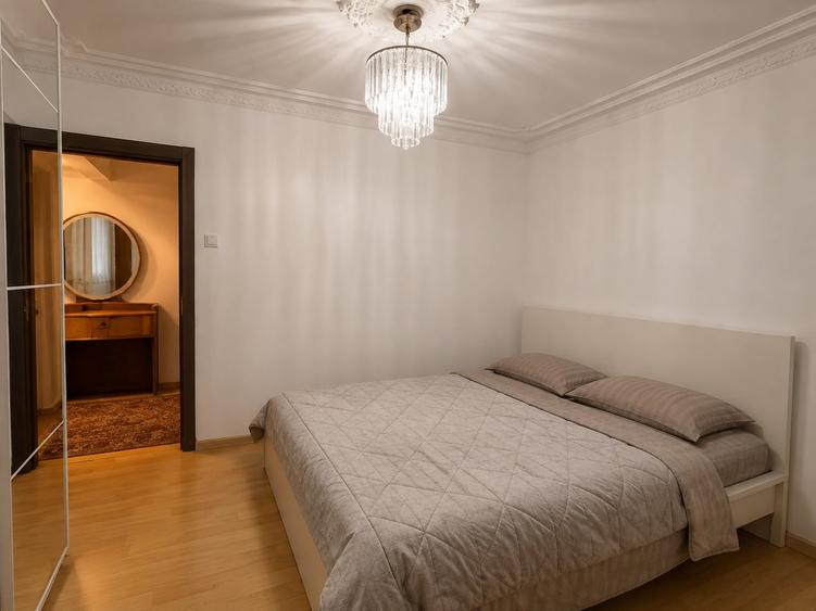 Apartament cu 3 camere decomandat, mobilat în Sebastian