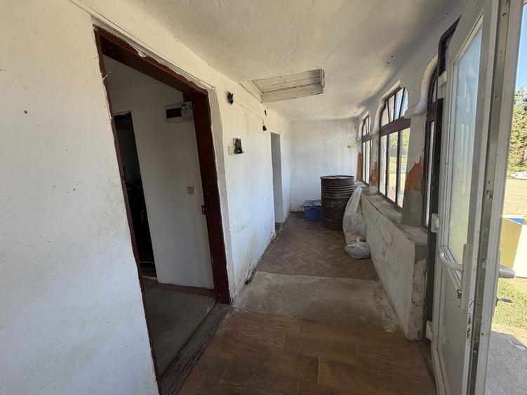 Casă cu 2 camere în Mareș