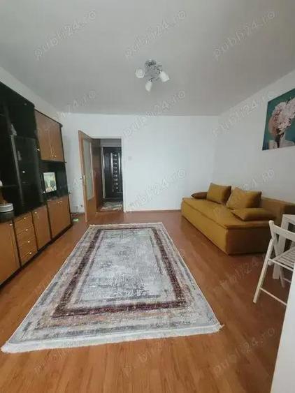 Garsonieră decomandată în Sud