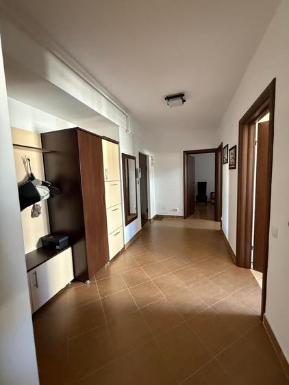 Apartament cu 4 camere în Mihai Bravu