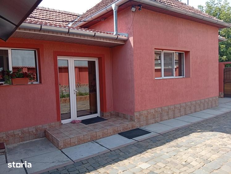 Casă cu 4 camere cu Teren 1200 Mp în Fortuna