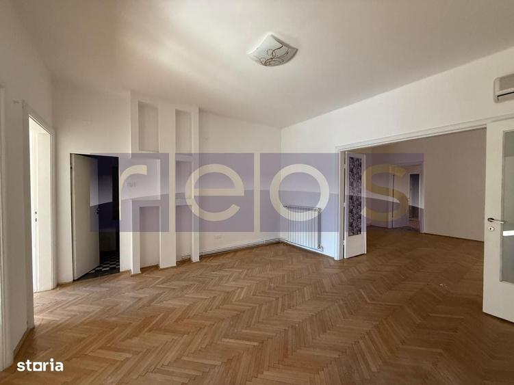 Apartament cu 4 camere în Amzei
