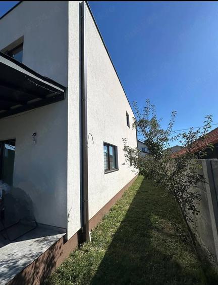 Casă cu 4 camere cu Teren 306 Mp în Bazoș