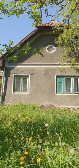 Casă cu 3 camere cu Teren 20000 Mp în Central