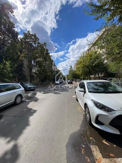 Garsonieră decomandată în Decebal
