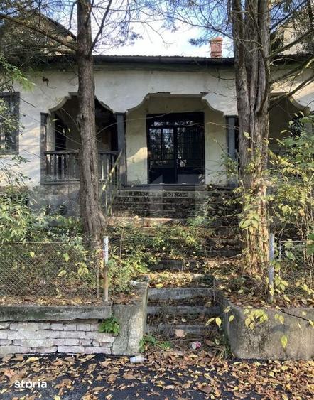 Casă cu 2 camere cu Teren 338 Mp în Central