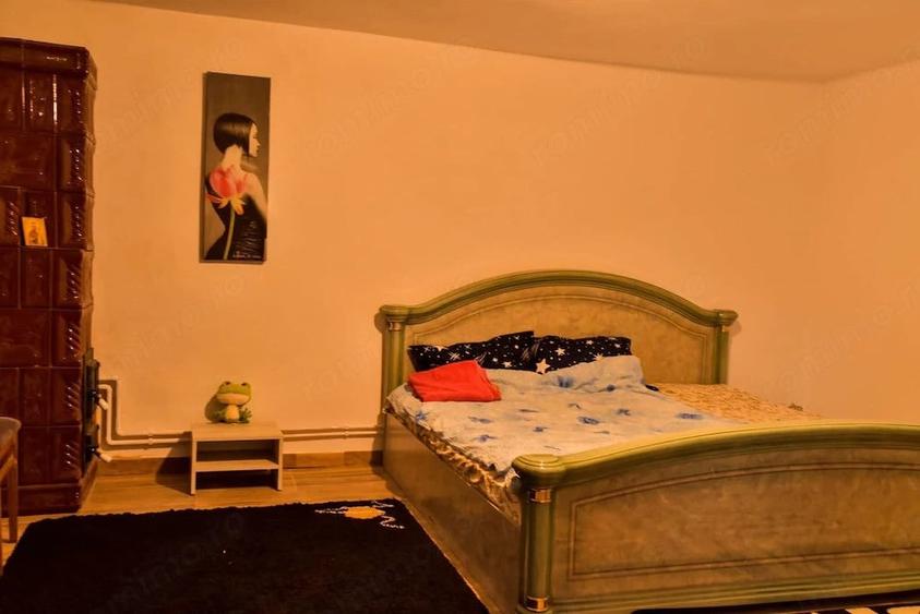 Casă cu 2 camere cu Teren 2453 Mp în Poienari