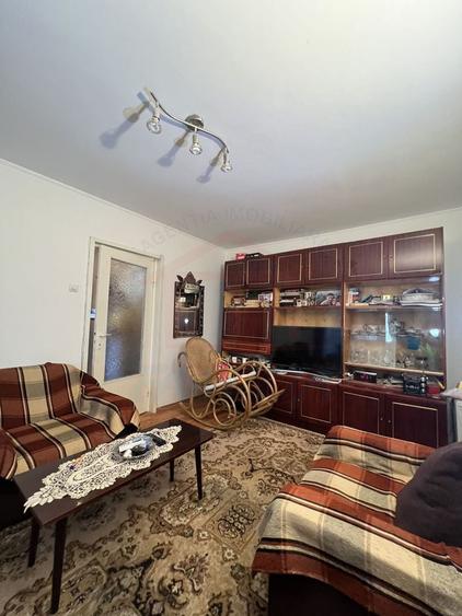 Apartament cu 2 camere semidecomandat, mobilat în Țiglina 2