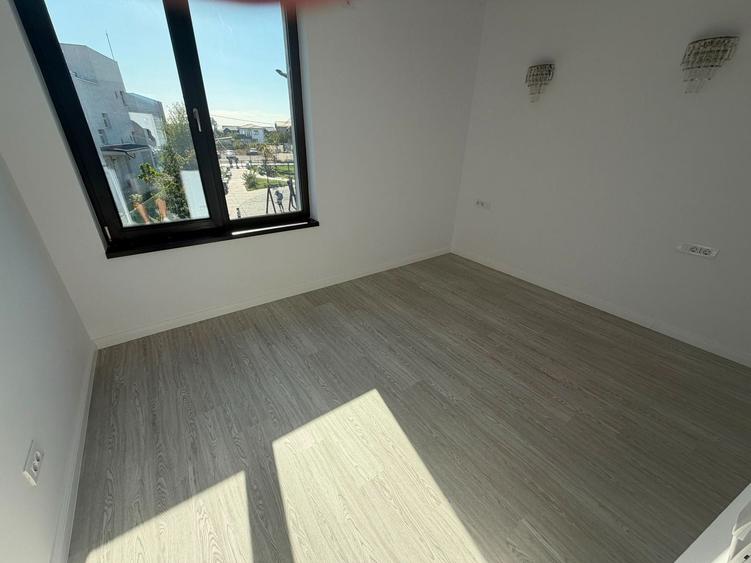 Casă individuală cu 4 camere cu Canalizare în Central