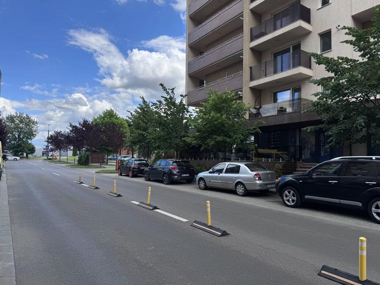 Spațiu comercial, de 98 mp, în Tractorul