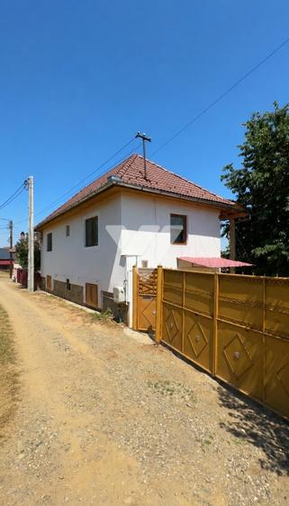 Casă individuală cu 3 camere cu Garaj în Rășinari