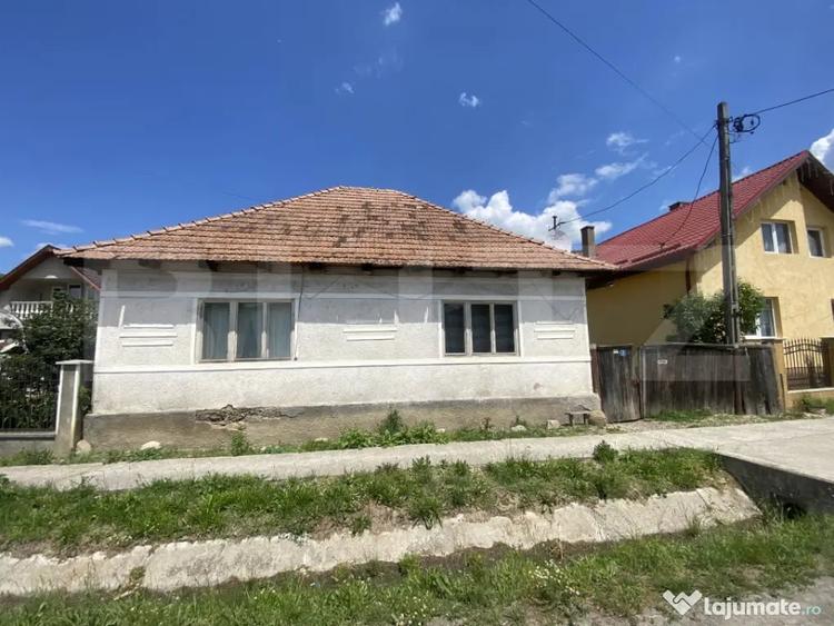Casă cu 3 camere cu Teren 250 Mp în Central