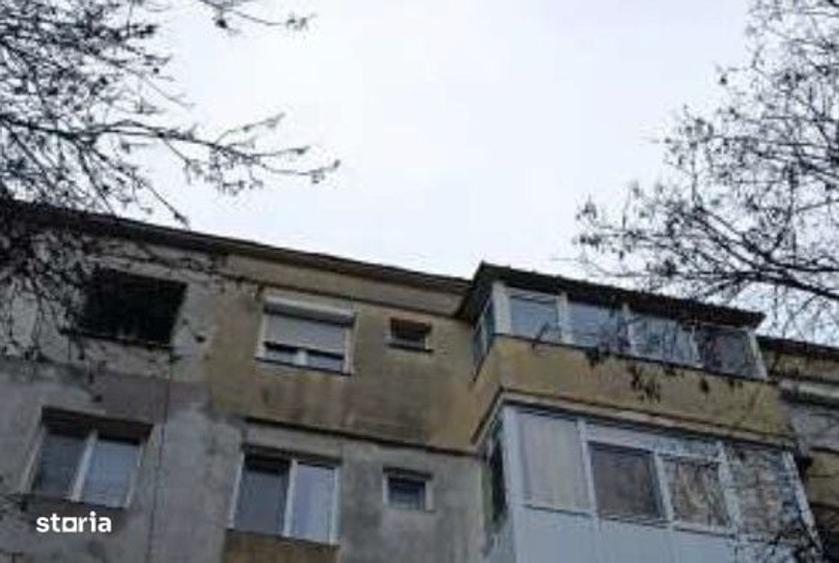 Apartament cu 3 camere în Brătianu